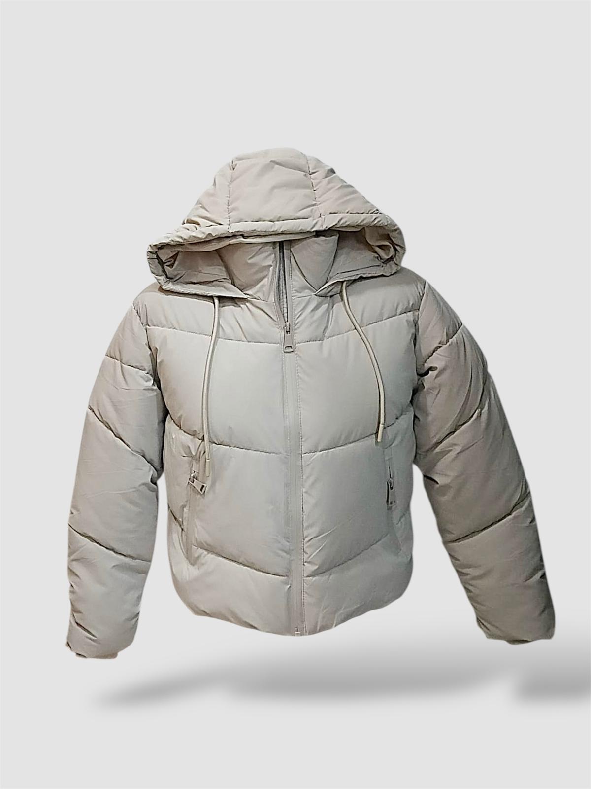 Plumífero beige acolchado con capucha